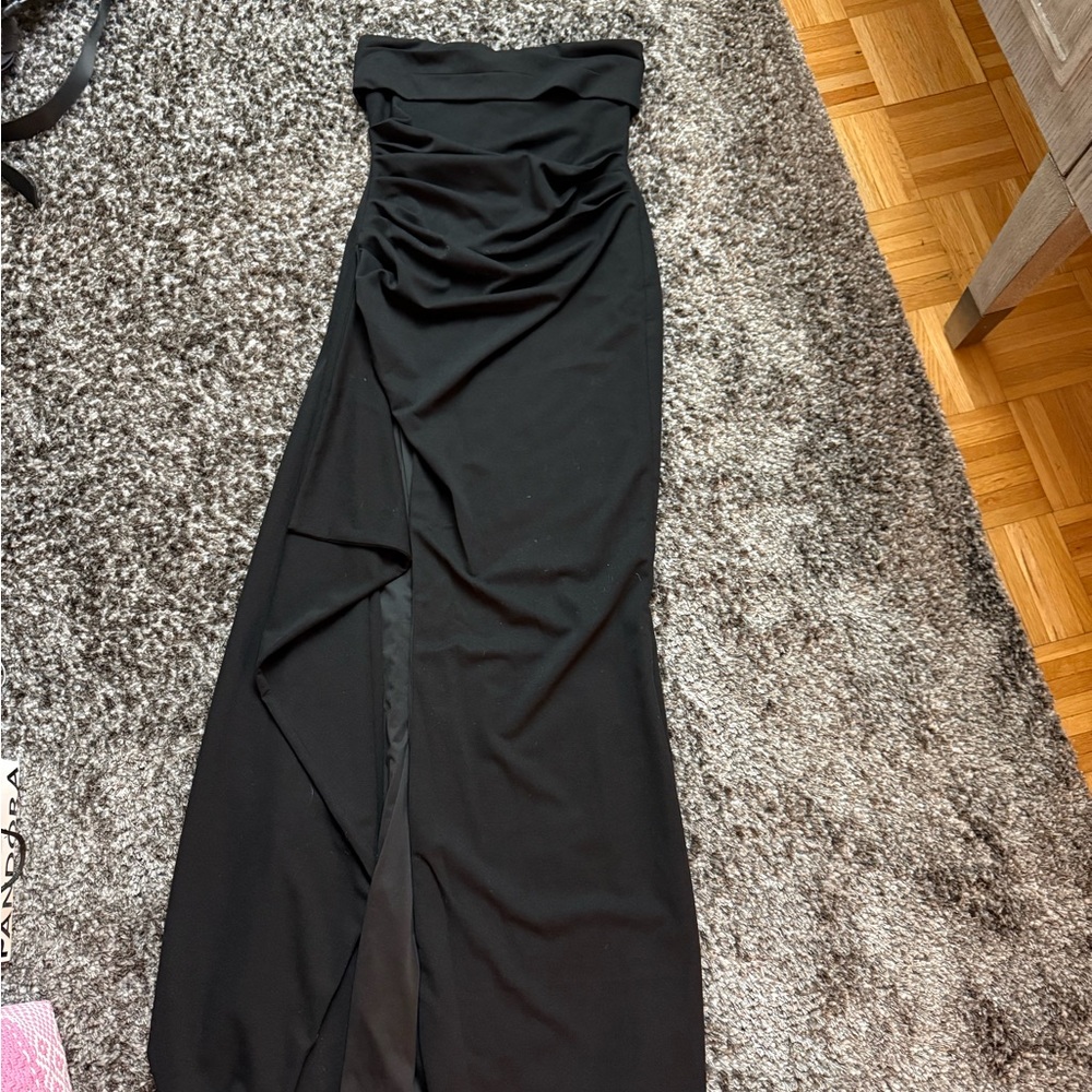 Elegant Black Strapless Evening Dress